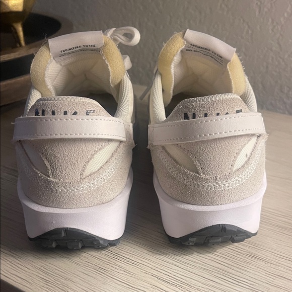 Nike Women's Sneakers 8.5 - Picture 4 of 7